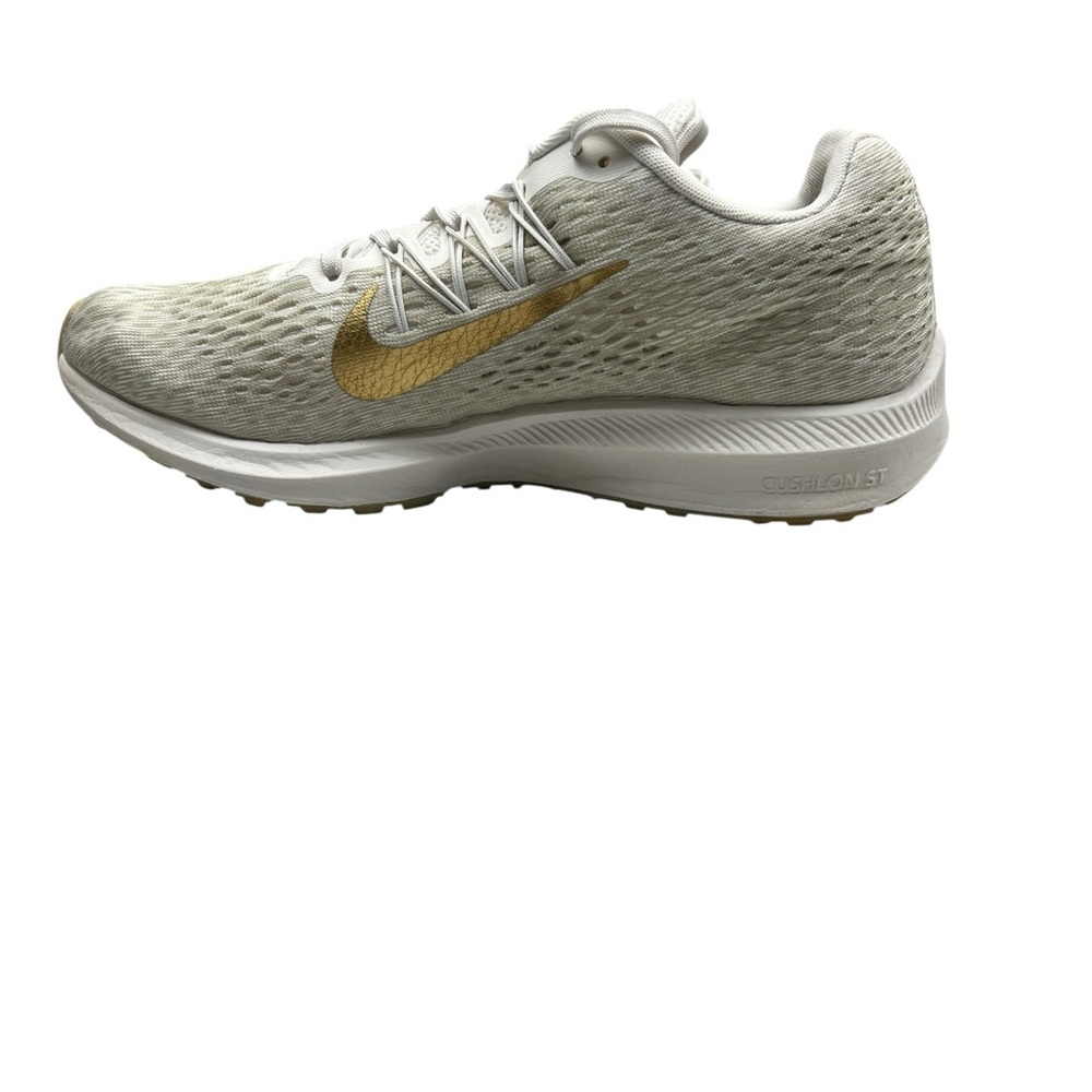 Nike Wmns Zoom Winflo 5 in the "String" colorway with metallic gold accents